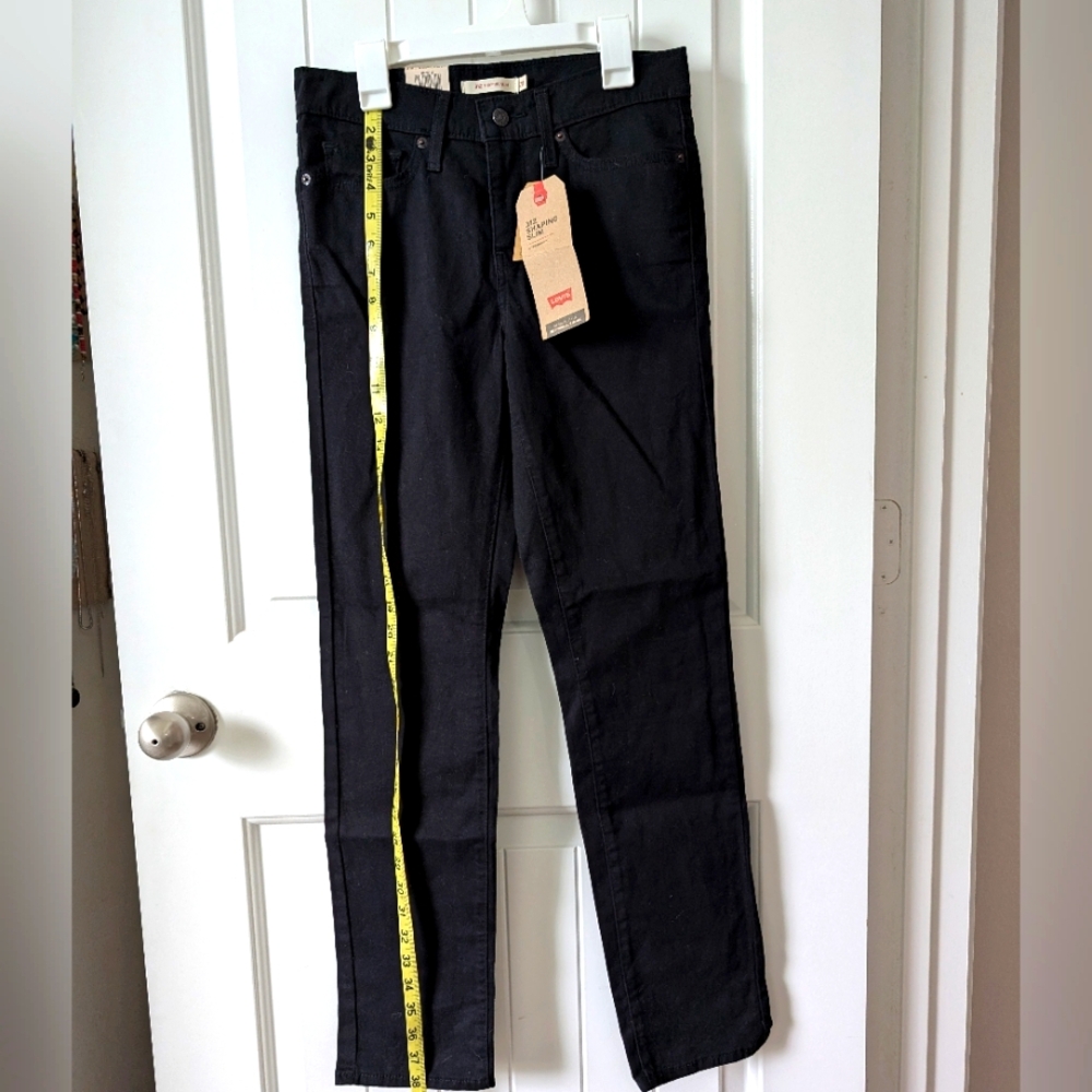 NWT Levi's 312 Shaping Slim Jean W28 L30 Black